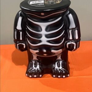 Black and White Skeleton Decor Statue